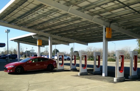 Tesla Model S Supercharger