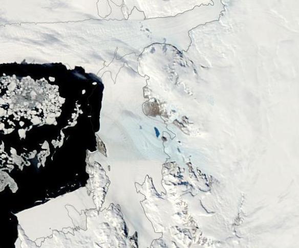 melt-pond-scott-coast-antarctica-november-27-2016